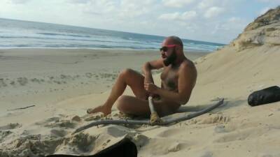 Handsfree on the beach - boyfriendtv.com