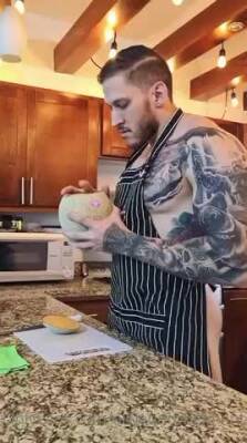 Chef And His 9 Inches - boyfriendtv.com