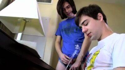 Boys holding each others dick while pissing gay The pee - drtuber.com