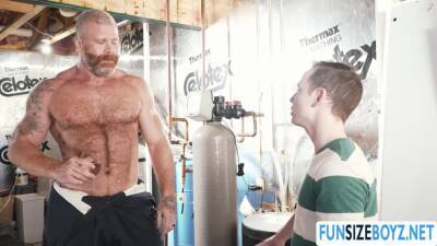 Skinny gay gets pounded by muscled dude - fetishpapa.com
