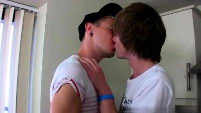 Kai Alexander - School boys gay argentina Riley Smith and Kai Alexander - drtuber.com