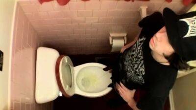 Gay twink piss slaves Unloading In The Toilet Bowl - drtuber.com