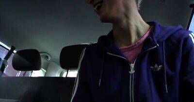 Gay chap goes indecent with his boyfriend in a car sex act - drtuber.com