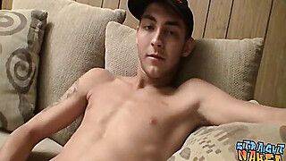 Skinny straight guy facializes himself after jerking off - Sunporno - gayxo.com